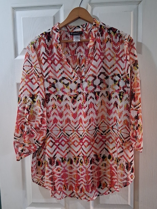 Signature Studio Tops - Signature Studio Pink Multi Geometric V-Neck Blouse